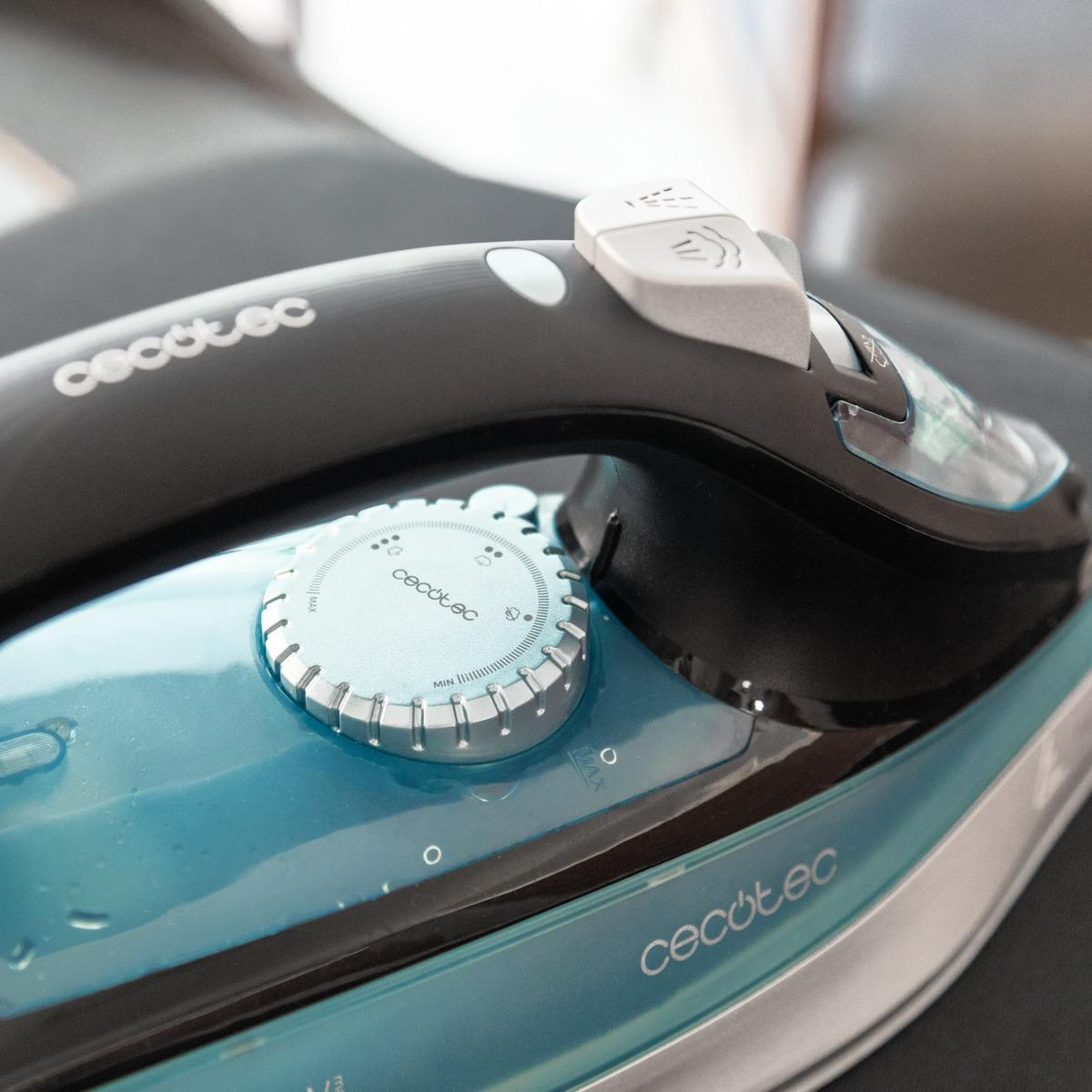 Cecotec ŻELAZKO CECOTEC IRONHERO 2600 FORCE STEAM