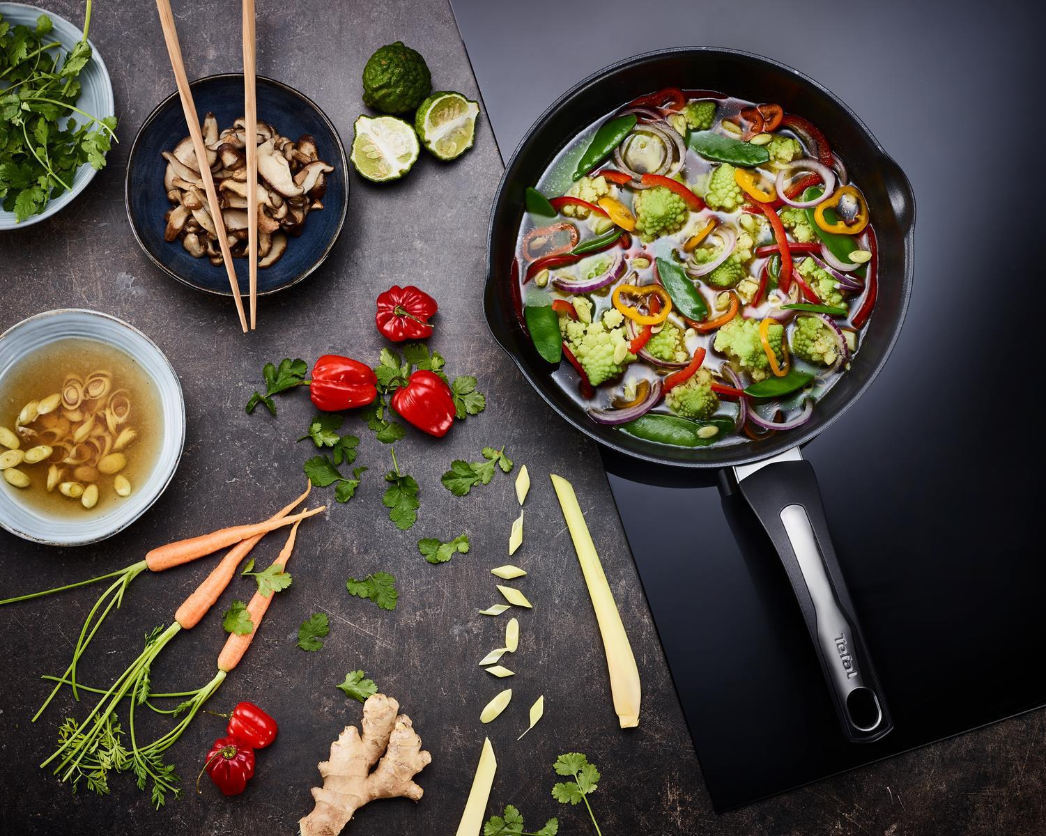 Łatwa w czyszczeniu Tefal PATELNIA EMOTION WOK