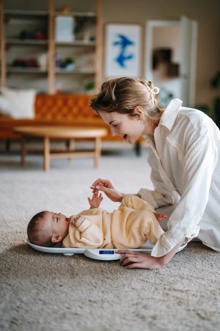 MOMINI Waga niemowlęca TinyScale