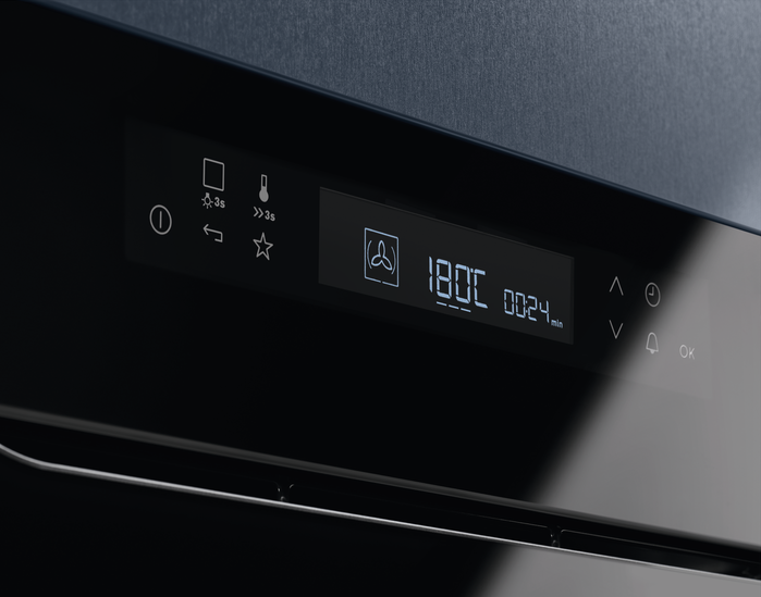 Czyszczenie Pyroliza Electrolux EOE7P31Z