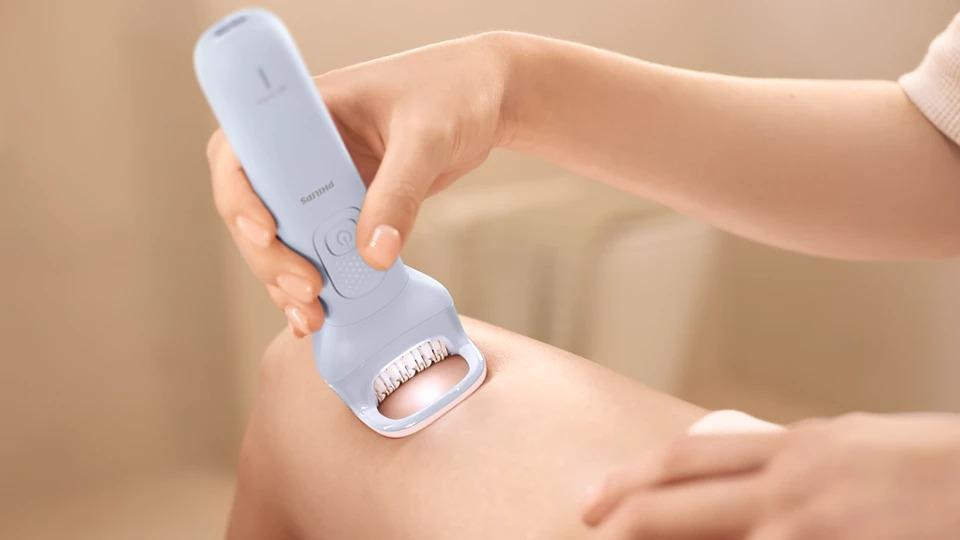 Skuteczna depilacja Philips Bezprzewodowy Depilator Philips BRE709/00