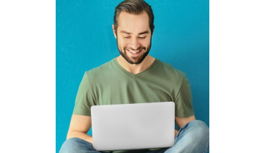Jaki laptop do 3000 zł kupić? Podpowiadamy, na co zwrócić uwagę przy zakupie laptopa ze średniej półki cenowej
