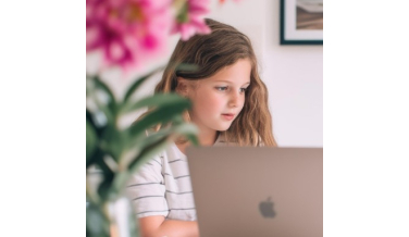 Pierwszy laptop dla dziecka – poradnik i zestawienie modeli w dobrej cenie