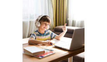 Laptop na komunię – propozycje modeli na prezent dla dziecka