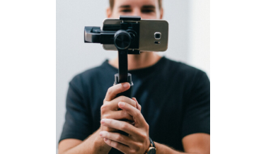 Co to jest gimbal? Poznaj niezbędny gadżet dla każdego twórcy materiałów wideo!
