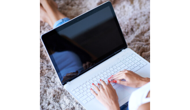 Czarny ekran w laptopie − co oznacza i jak go naprawić?