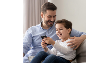 Jaki telefon dla dziecka kupić? Wybieramy pierwszy telefon dla dziecka!
