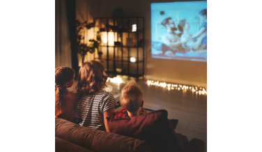 Kino w domu – jak urządzić prywatny kącik filmowy?