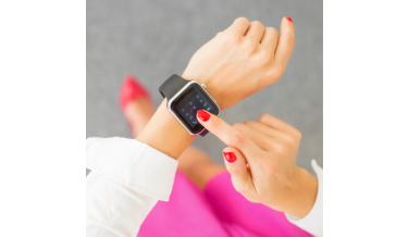 Smartwatch damski − jaki wybrać i jakie powinien mieć funkcje?
