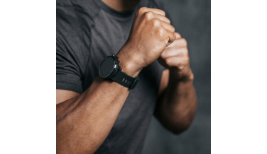 Wytrzymały smartwatch – czym powinien się wyróżniać? Sprawdź!