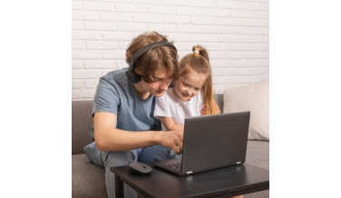 Jak obrócić ekran w laptopie i na telefonie? Podpowiadamy