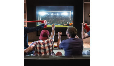 Stadionowe emocje – sprawdź sprzęt, dzięki któremu przeżyjesz je w domu
