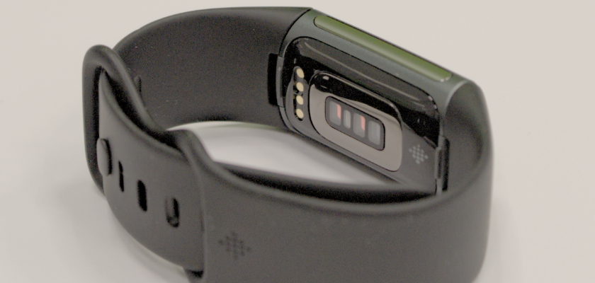 fitbit-charge-5-recenzja