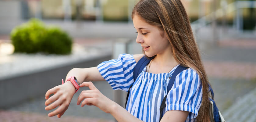2-smartwatch-na-komunie-dla-dziewczynki