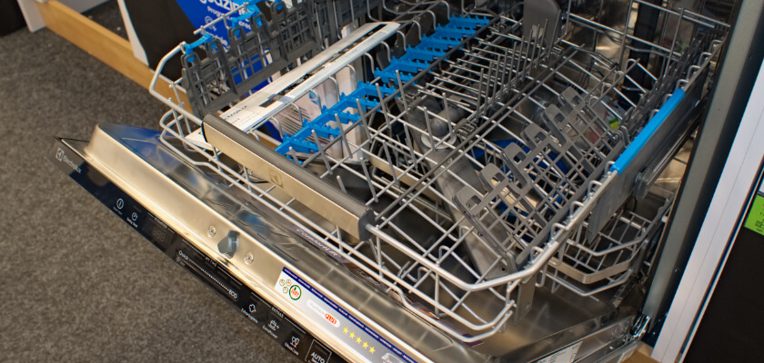 2-zmywarka-electrolux-eec767310l-test