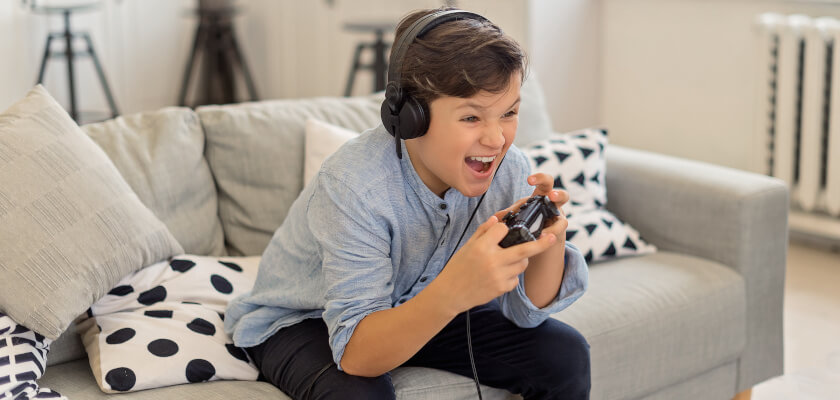 4-co-to-jest-dualshock-chlopiec-gra