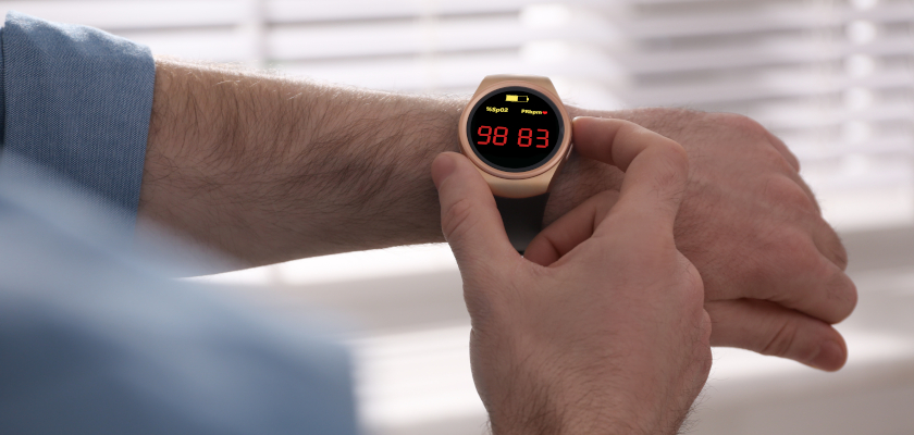 dobry-smartwatch-z-cisnieniomierzem
