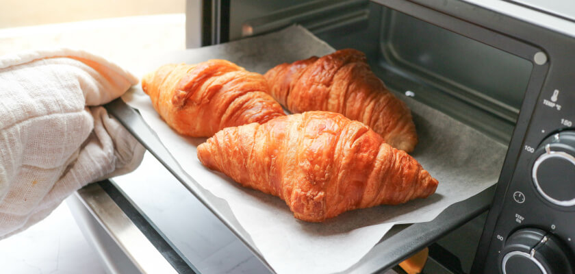4-mini-piekarnik-jaki-wybrac-pieczenie-rogalikow