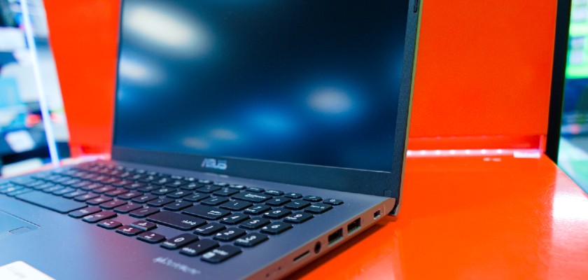 Otwarty-Laptop-ASUS-X509JA-BQ241T-i5-1035G1
