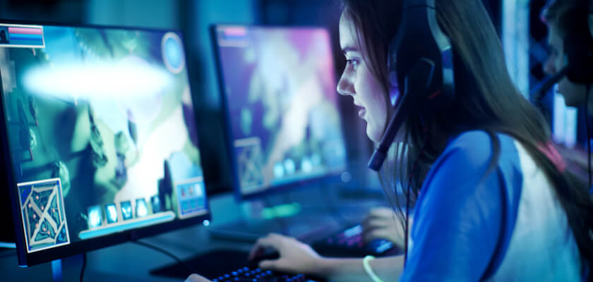 acer-predator-monitor-dziewczyna-gra