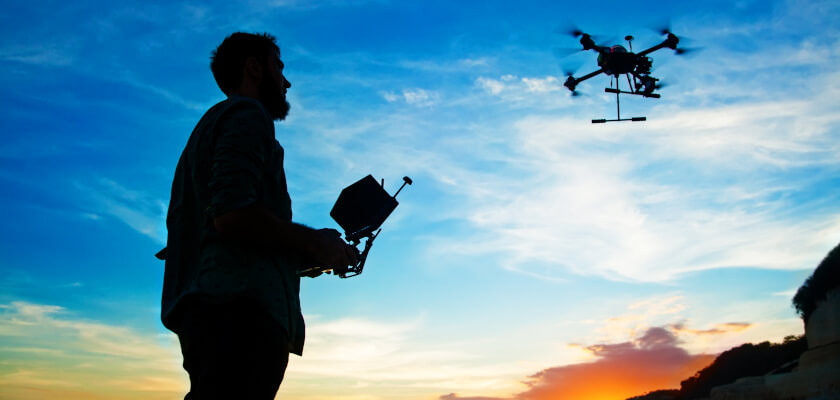 dron-dji-fpv-latanie-dronem