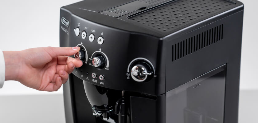 ekspres-delonghi-front