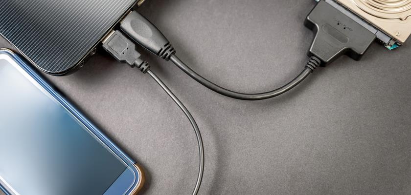 Jak wyświetlić obraz z uszkodzonego telefonu na komputerze przez USB?