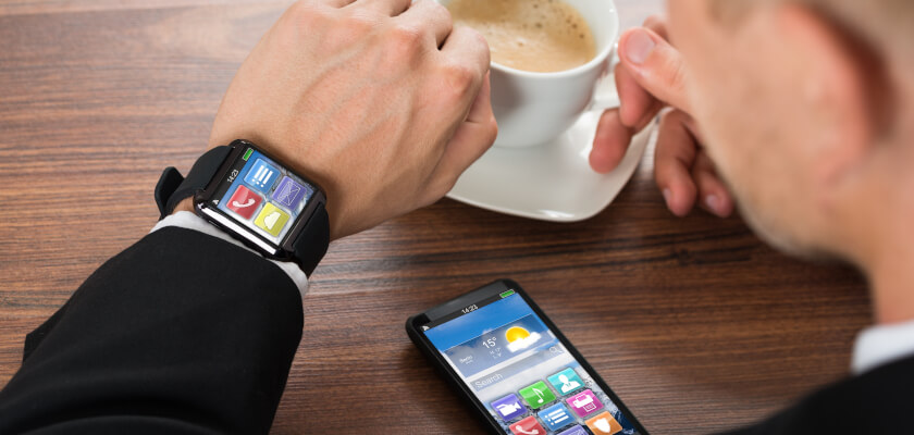 jaki-smartwatch-do-500-2020-mezczyzna