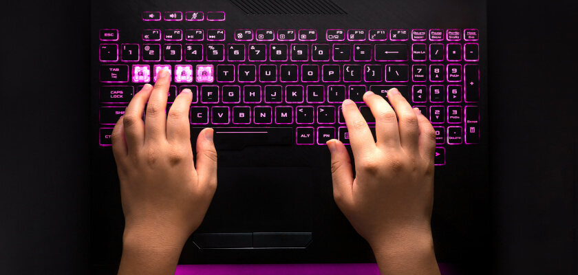 laptop-gamingowy-z-podswietlana-klawiatura