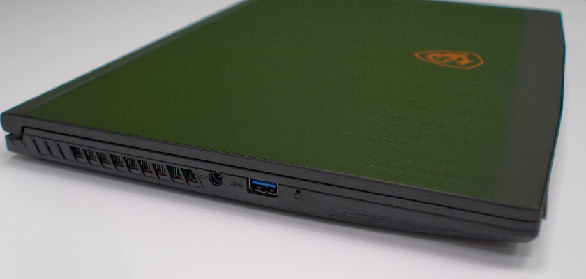 laptop-msi-gf-63-10-uc-465-pl-recenzja-bok