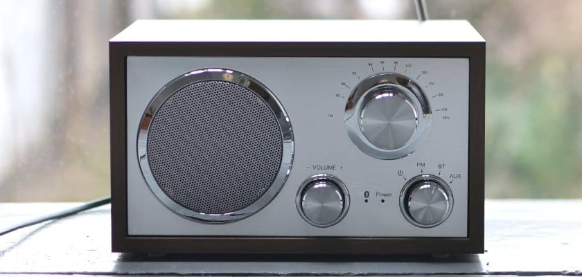 radio przy szybie