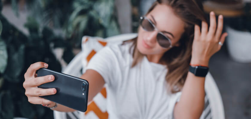 samsung-galaxy-a72-2021-kobieta