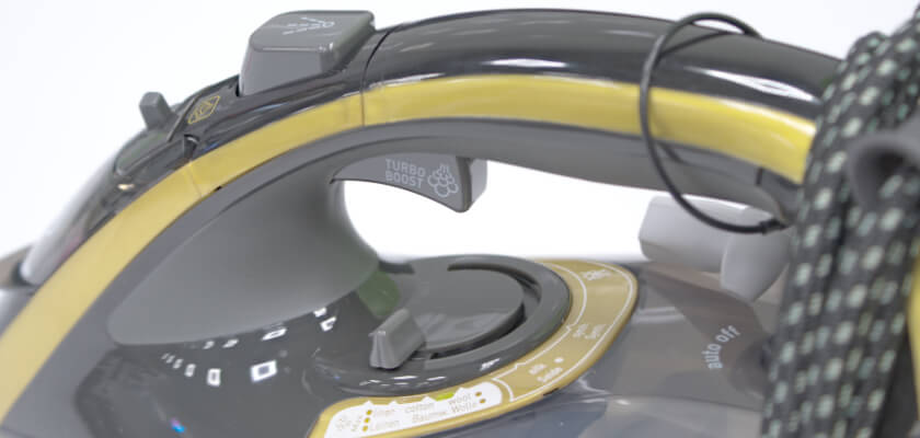 zelazko-tefal-fv-5696-recenzja-uchwyt