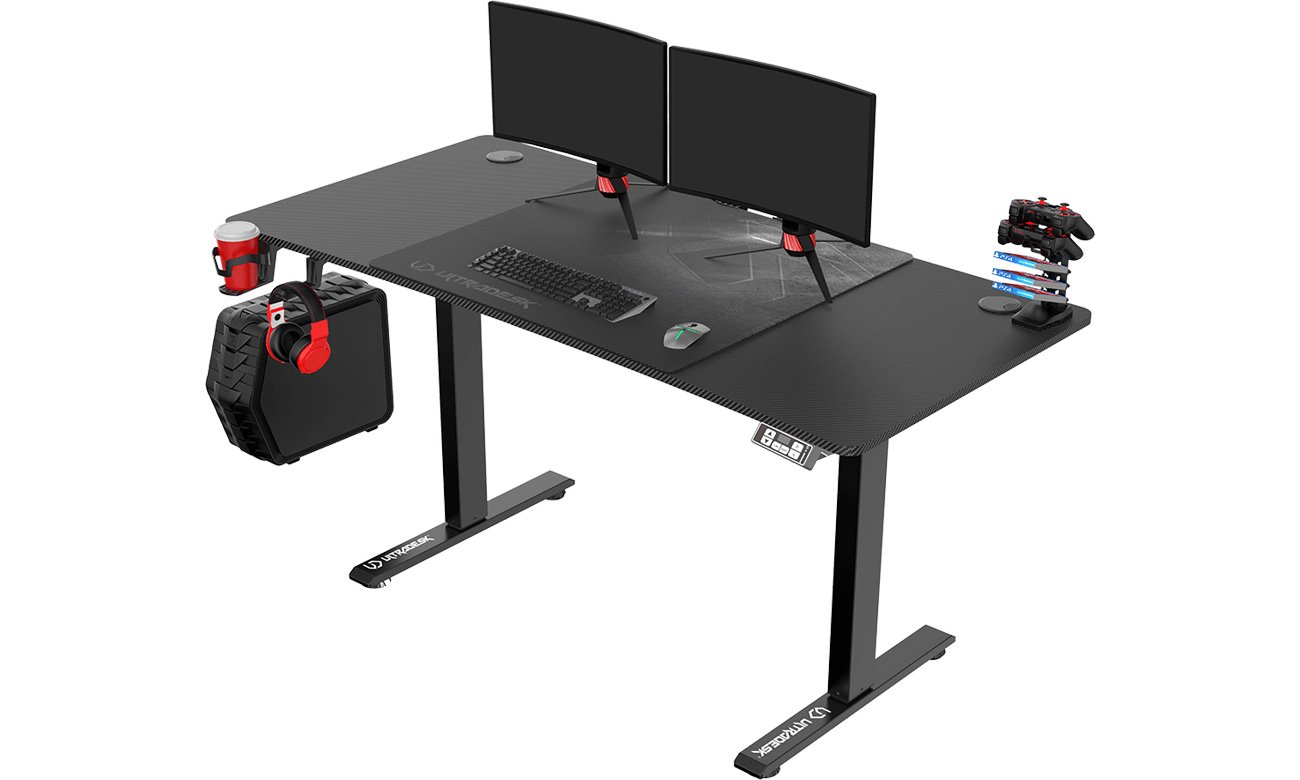 Biurko gamingowe Ultradesk Level V2 Czarne - Widok od przodu pod kątem, użytkowanie