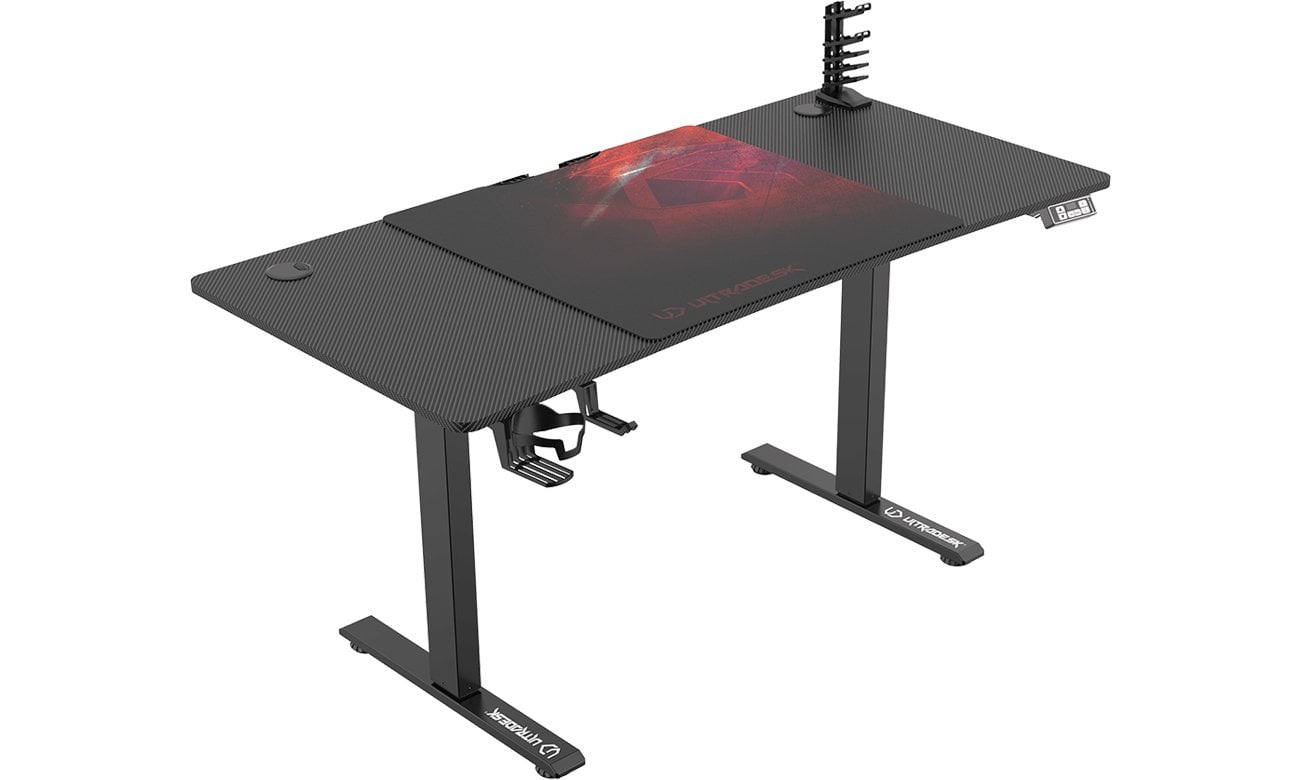 Biurko gamingowe Ultradesk Level V2 Czarno-czerwone - Widok od przodu pod kątem