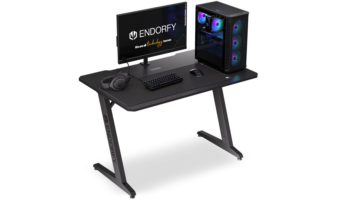 Biurko gamingowe ENDORFY Atlas S z podłączonym sprzętem