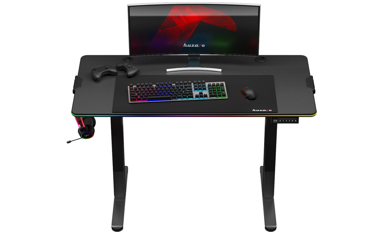 Biurko Huzaro Hero 8.2 RGB z elektryczną regulacją - Widok od przodu wraz ze sprzętem komputerowym