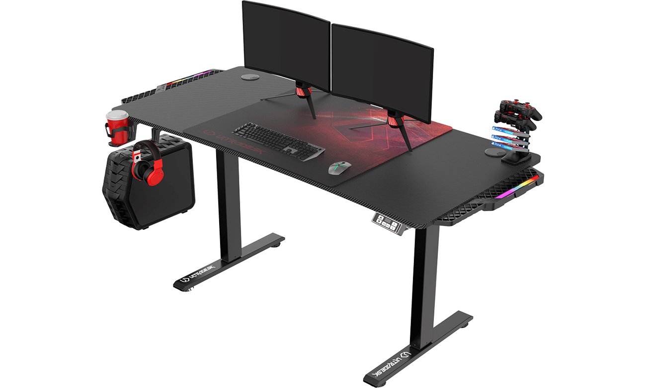 Biurko gamingowe Ultradesk Level V2 LED RGB Czarno-czerwone - Widok od przodu pod kątem, użytkowanie
