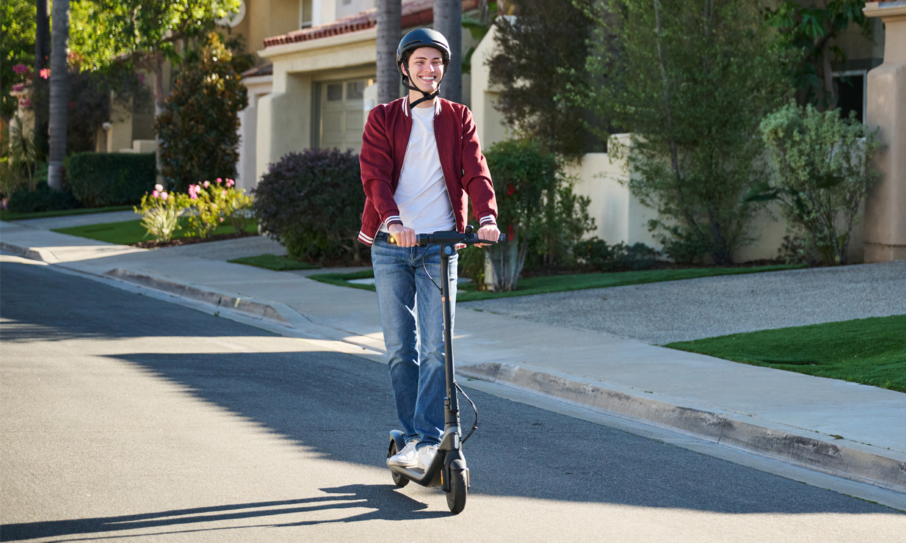 Hulajnoga elektryczna Segway-Ninebot KickScooter E2 E - Grafika lifestyle