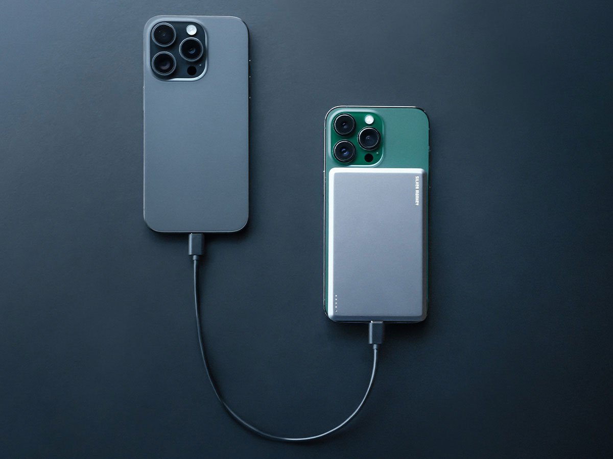 Silver Monkey Ultra Slim Powerbank 5000 mAh ładowanie