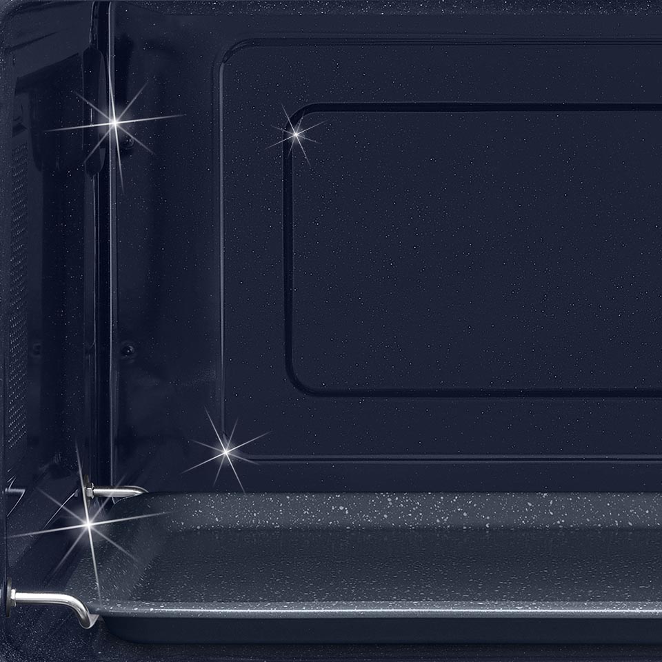 lśniące wnętrze kuchenki mikrofalowej Samsung