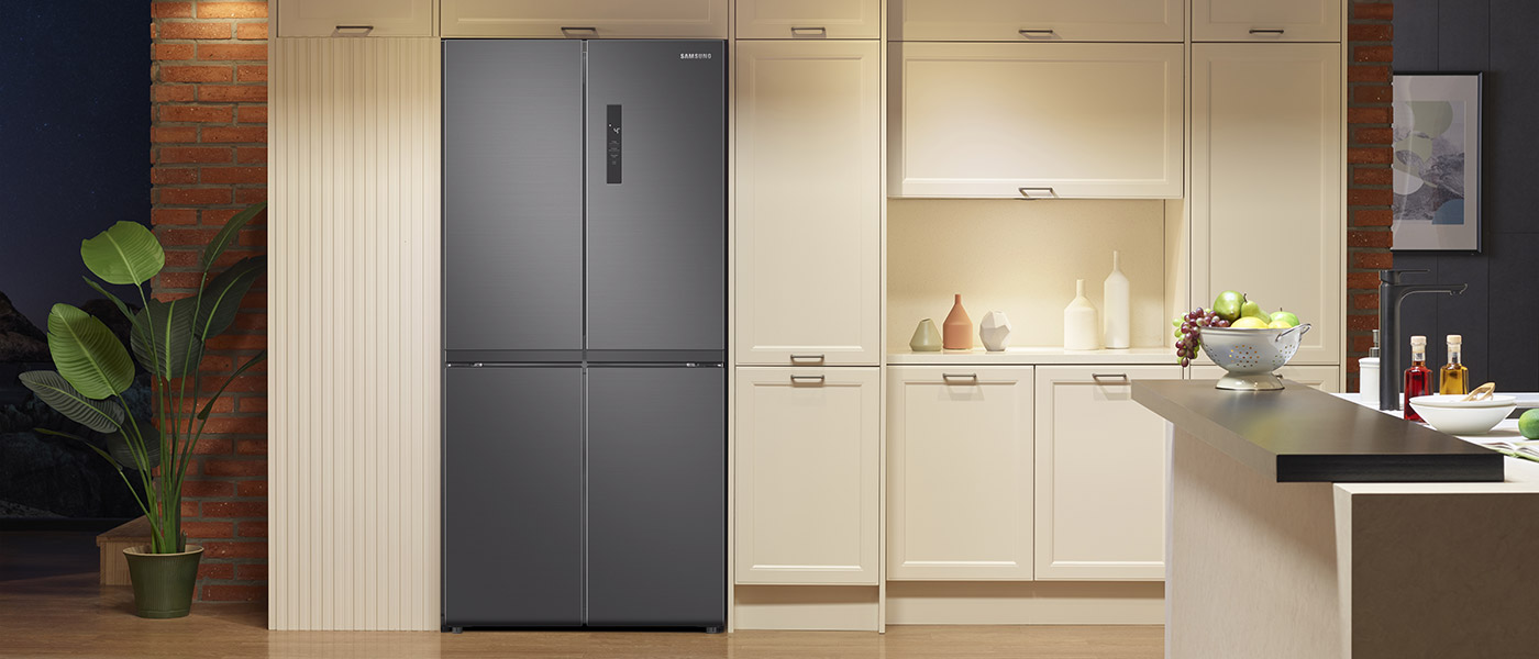 Lodówka Samsung Multidoor z nowoczesnym zewnętrznym wyświetlaczem to inteligentne urządzenie dopełniające wygląd nowoczesnej kuchni