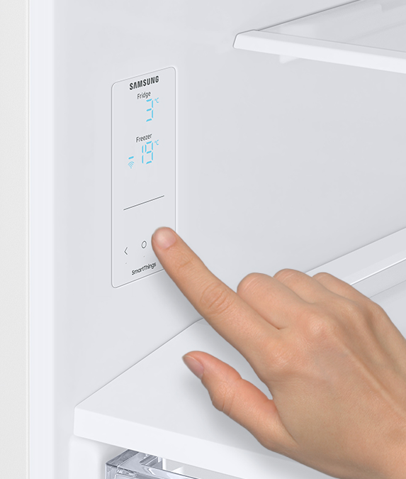 Wewnętrzny wyświetlacz w lodówce Samsung RB34C672EWW