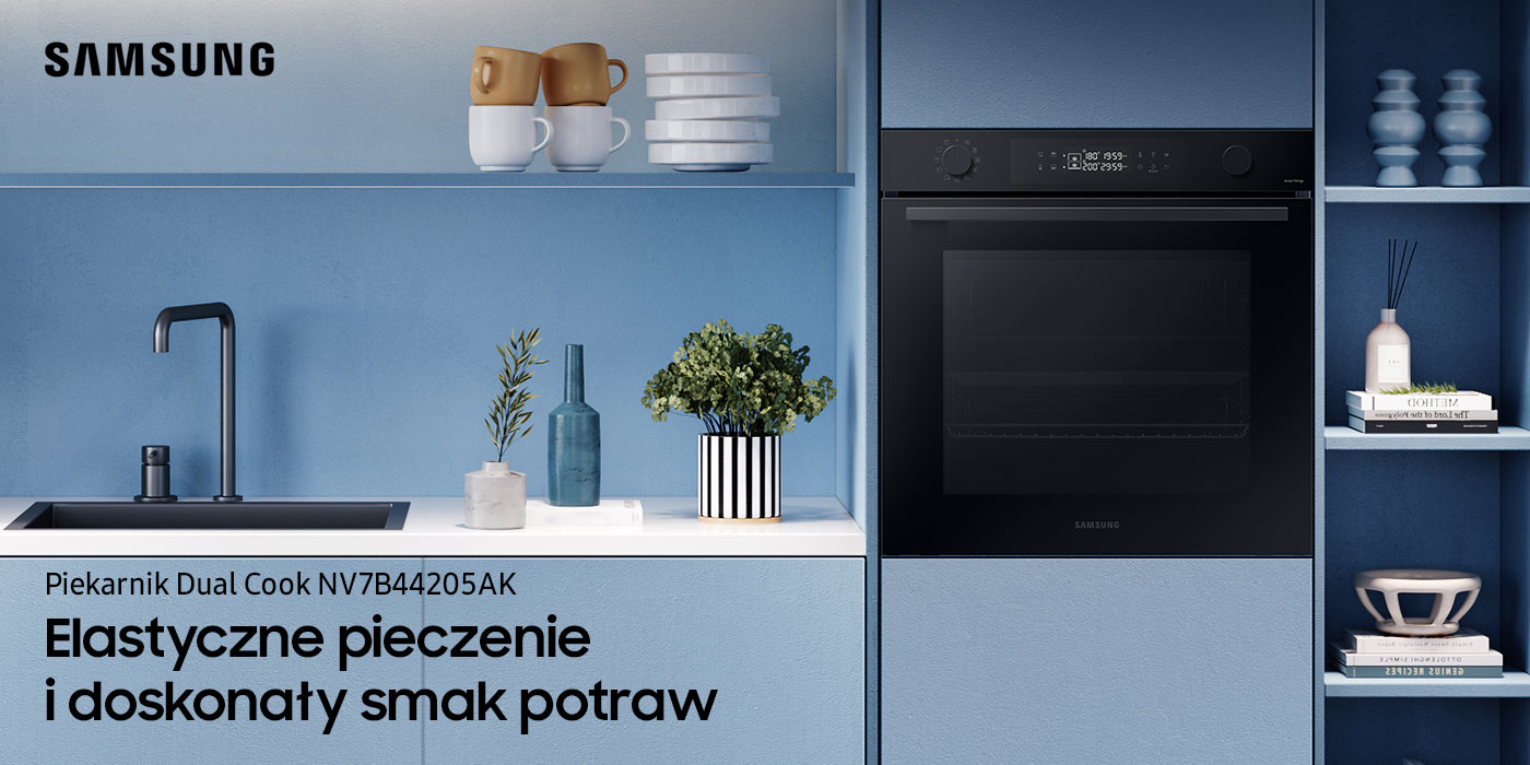 Zdjęcie pokazuje dostępny w Neonet piekarnik Samsung NV7B44205AK z funkcją Dual Cook jako element utrzymanej w kolorze niebieskim zabudowy kuchennej