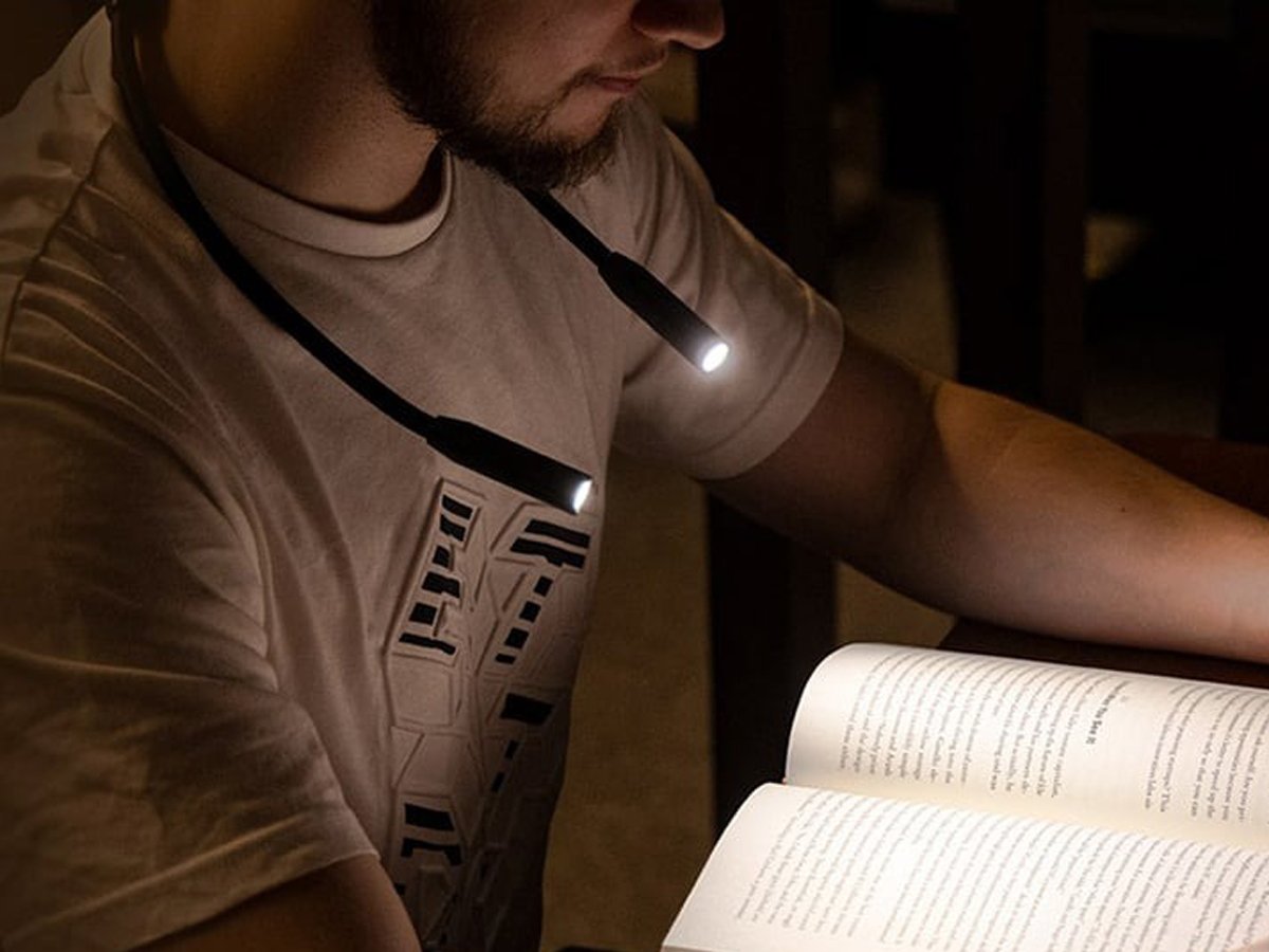 Lampka do czytania Yeelight LED Neck Book Light - Grafika lifestyle