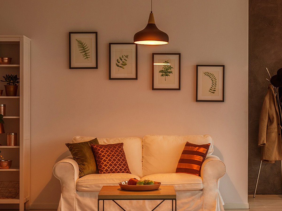 Inteligentna żarówka Yeelight W4 E27 (ściemnialna) - Grafika lifestyle