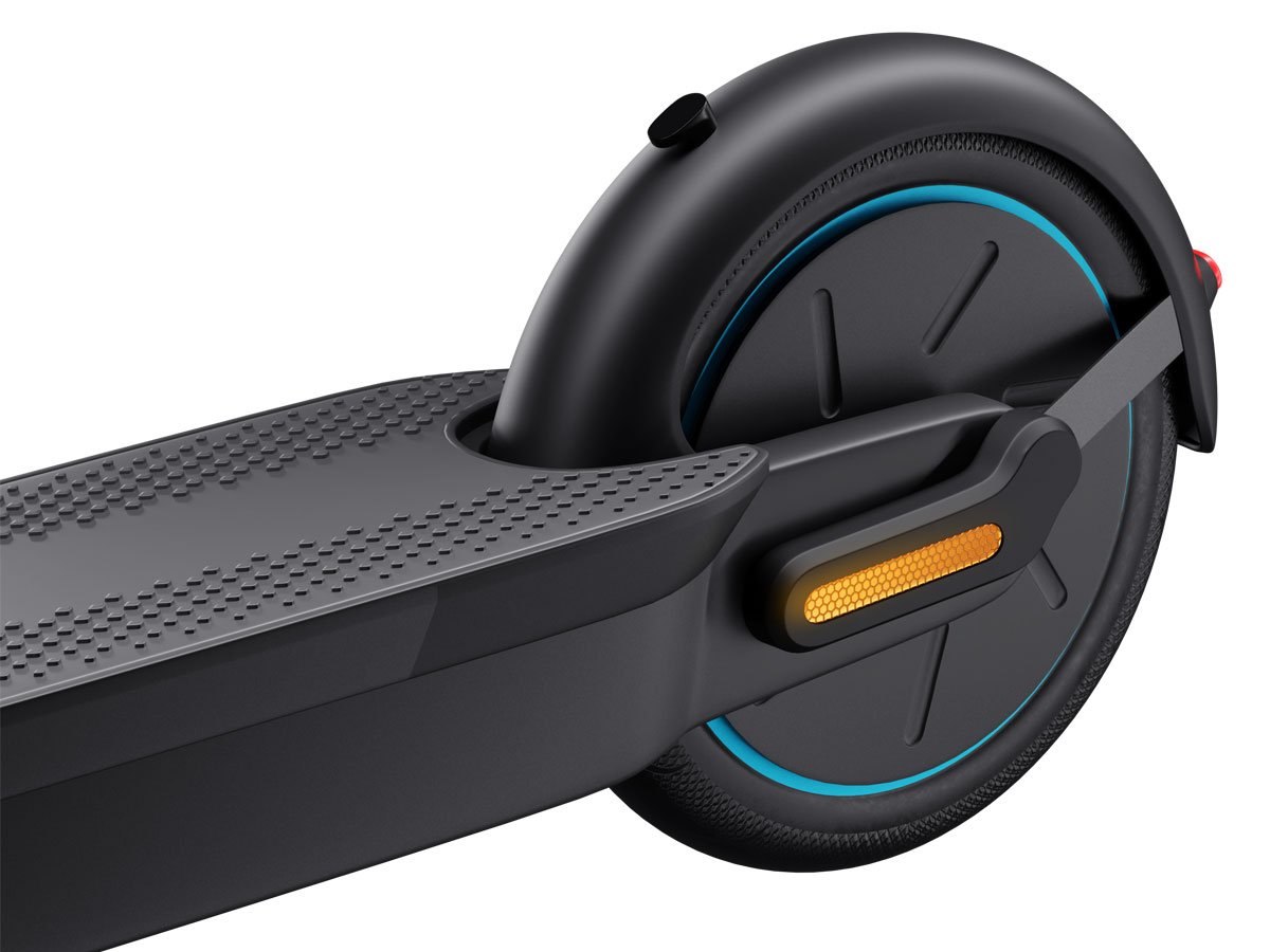 Hulajnoga elektryczna Motus Scooty 10 Lite Gen5 - Zbliżenie na tylne koło