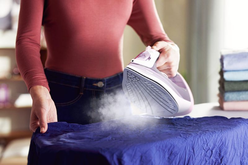 Philips Ciągły strumień pary do 30 g/min. Łatwe prasowanie