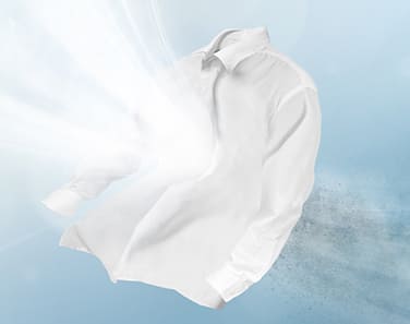 Na obrazku widać koszulę, którą funkcja Air Refresh w suszarce Bespoke AI 9kg DV90DB8845GEU4 odświeża, usuwając nieprzyjemne zapachy.