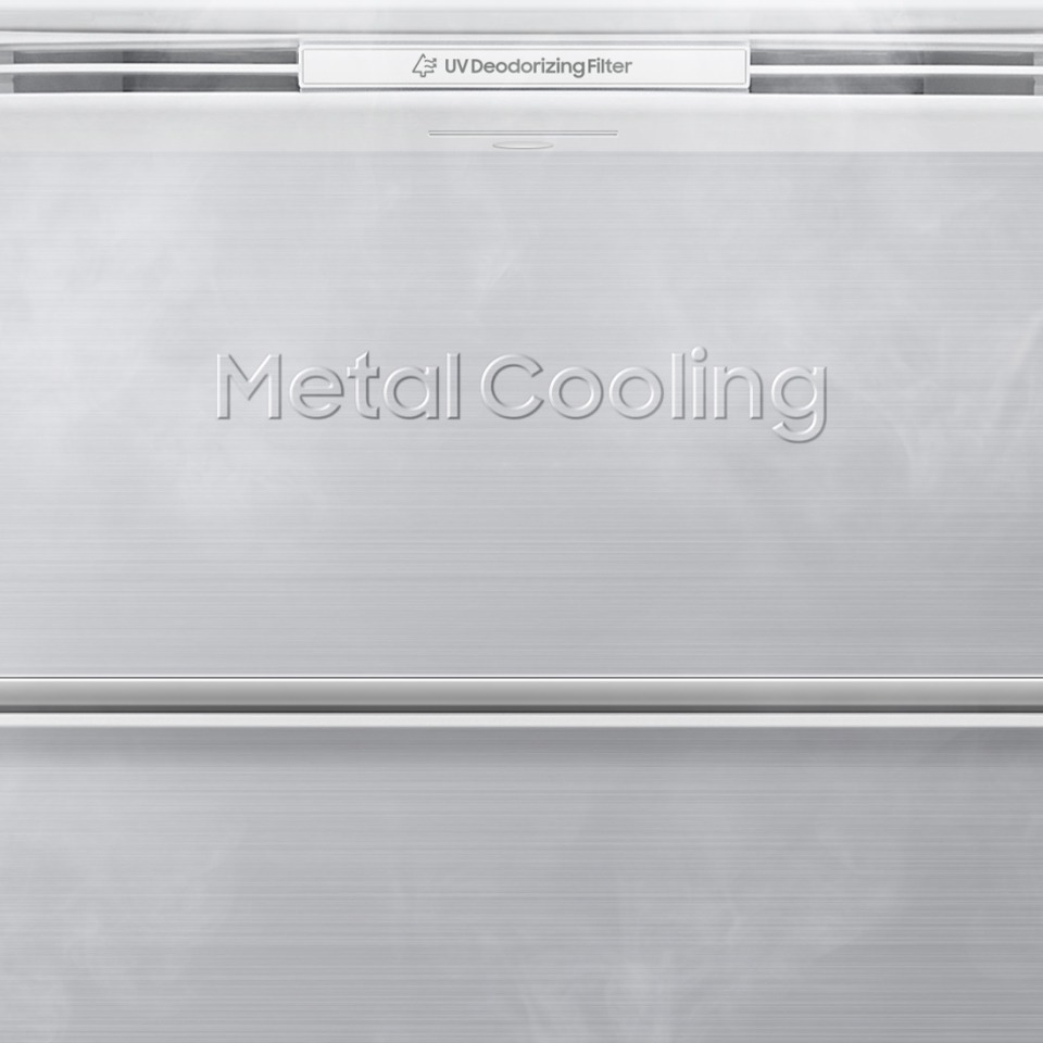 Metalowy panel w lodówce Samsung ogranicza wahania temperatury gdy otwierasz jej drzwi